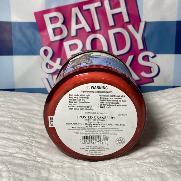 BBW Frosted Cranberry Bear Bath & Body Works White Barn 3 Wick Candle 14.5 oz - Picture 4 of 9